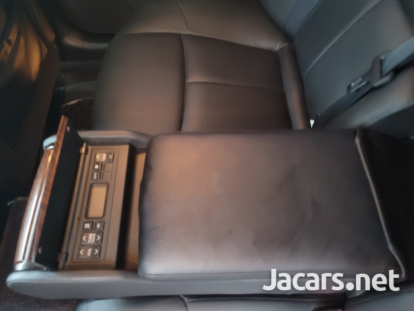 Nissan Fuga 2,5L 2012-8
