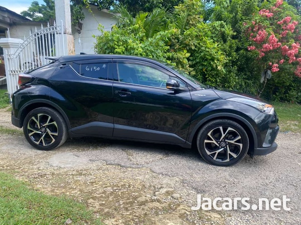 Toyota C-HR 2,0L 2017-8
