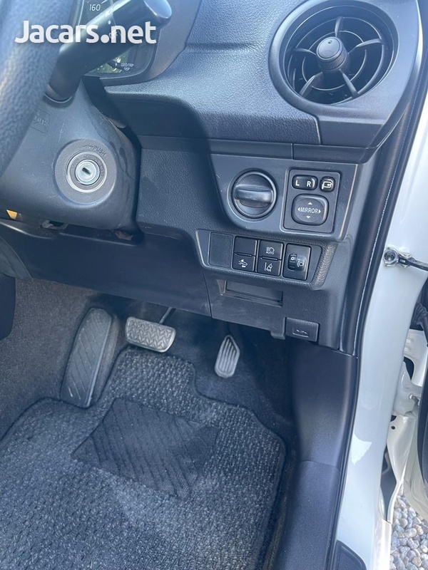 Toyota Axio 1,5L 2017-11