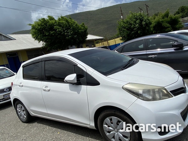 Toyota Vitz 1,5L 2013-7