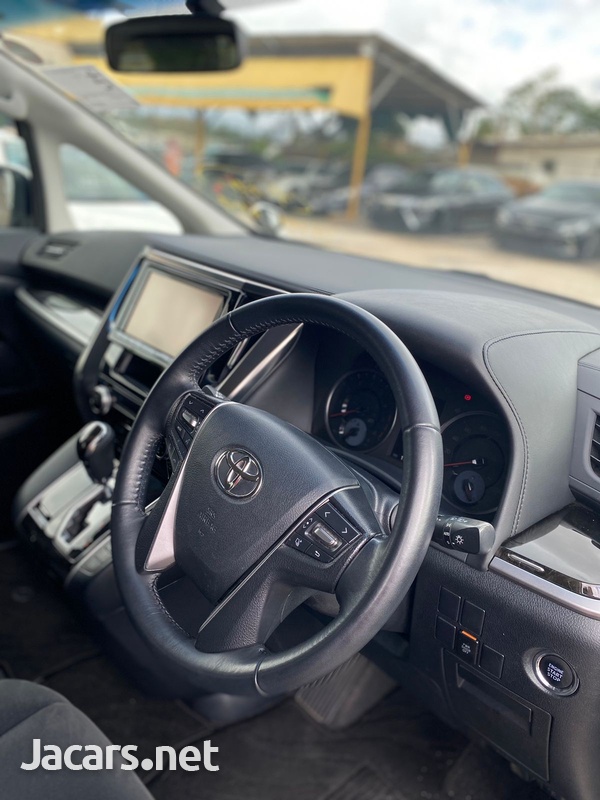 Toyota Vellfire 2,5L 2015-7