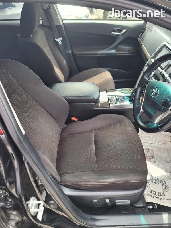 Toyota Mark X 2,5L 2013-6