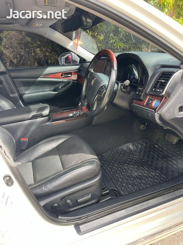 Toyota Crown 3,5L 2014-8