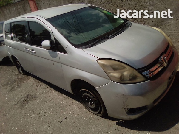 Toyota Isis 1,8L 2012-1