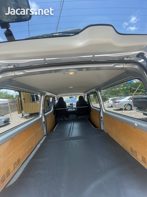Toyota Hiace 2,5L 2016-4