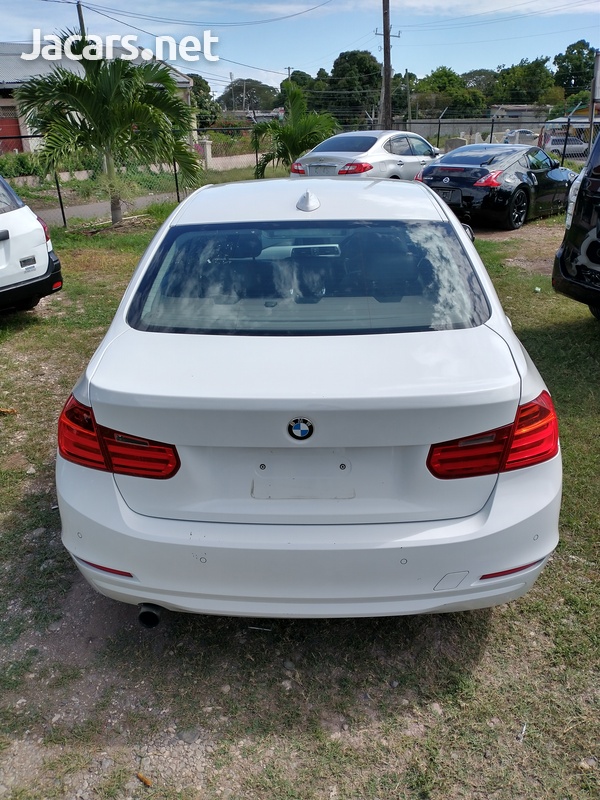 BMW 3-Series 2,0L 2013-6