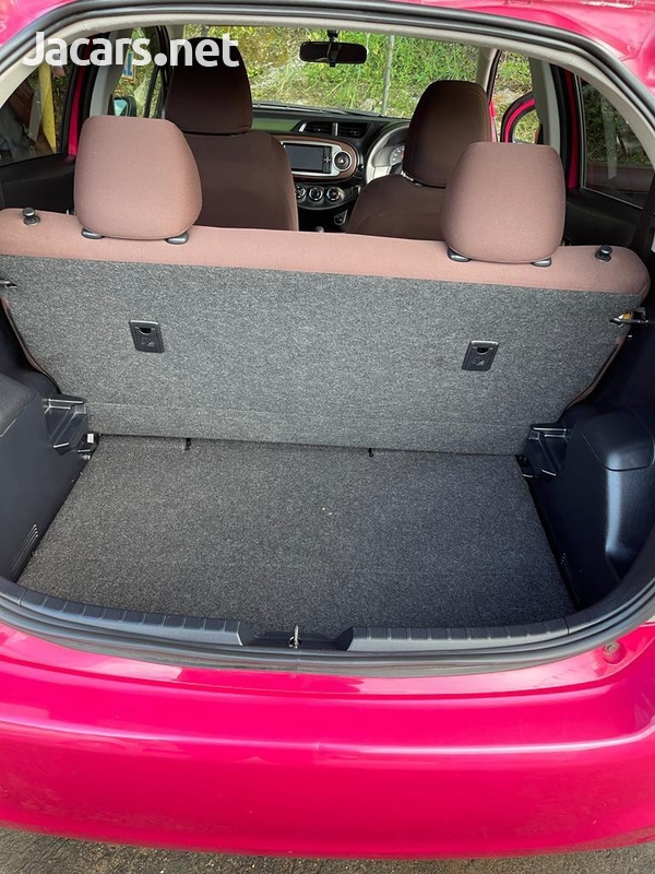 Toyota Vitz 1,0L 2012-8