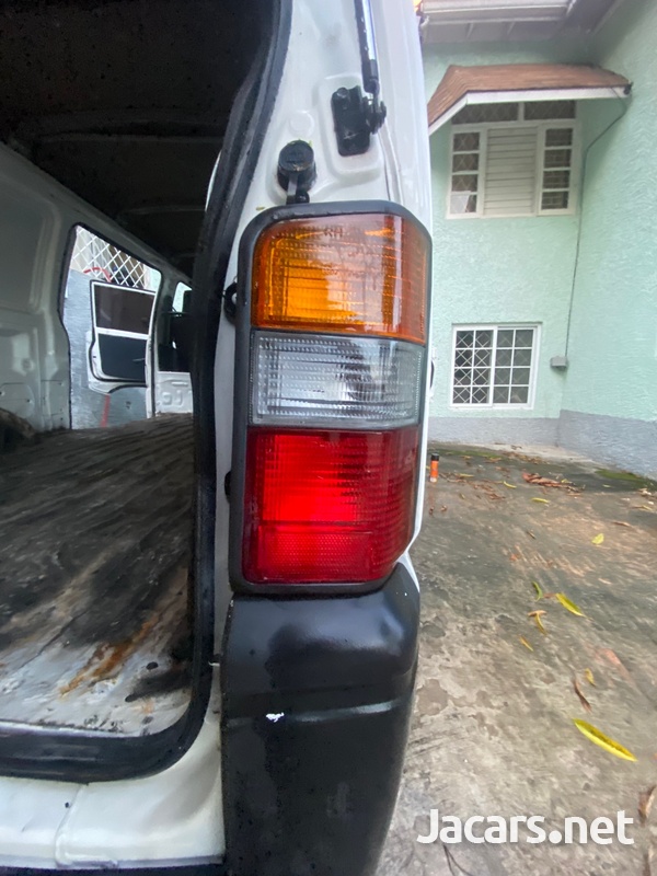 1997 Mitsubishi L300-11