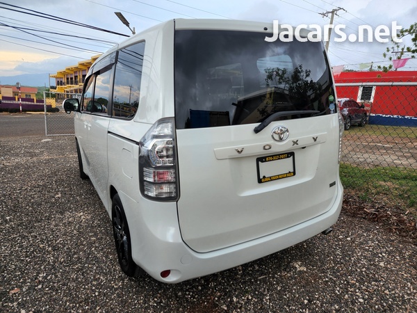 TOYOTA VOXY 2012, IMMACULATE CONDITION. CALL876-393-7625-3