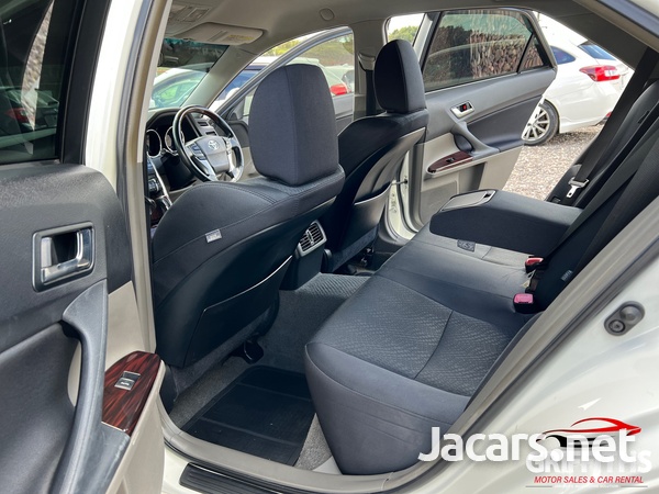 Toyota Mark X 2,5L 2012-9