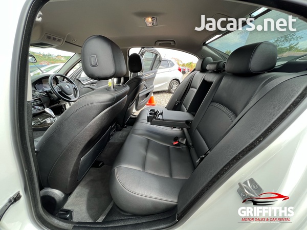 BMW 5-Series 2,0L 2016-13