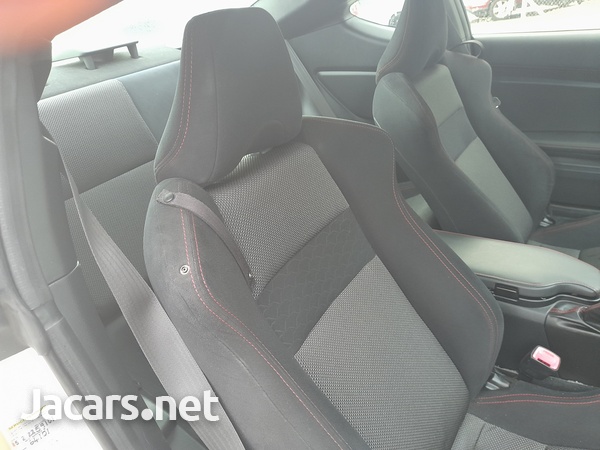 Toyota GT86 2,0L 2015-8