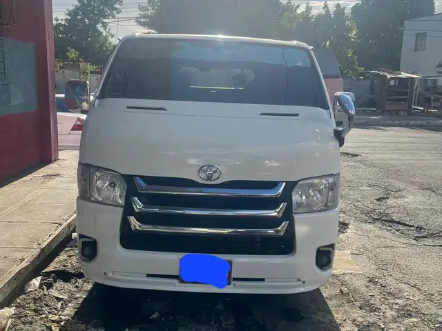 2014 Toyota Hiace, Kingston