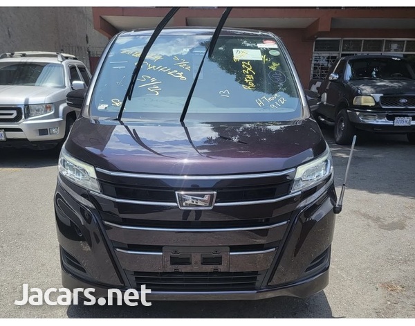 Toyota Noah 2,0L 2018-7