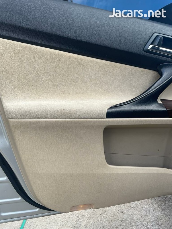 Toyota Mark X 3,5L 2012-6
