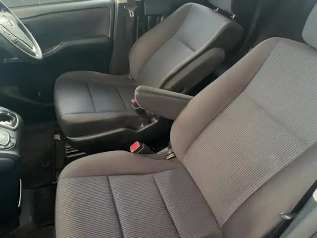 Toyota Voxy 2,0L 2014, Saint James - 8