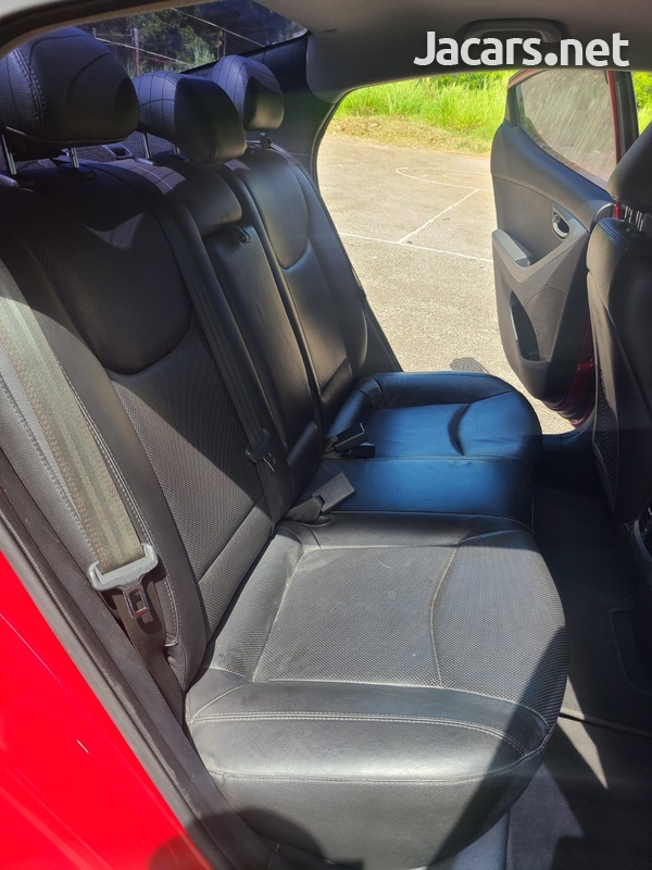 Hyundai Elantra 1,8L 2015-7