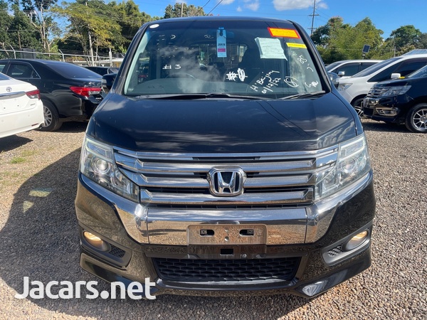 Honda Stepwgn Spada 2,0L 2013-2