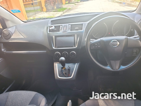 Nissan LaFesta 2,0L 2011-9
