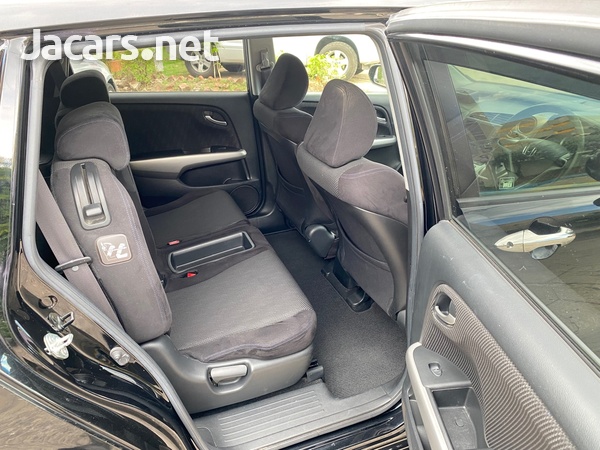 Honda Stream 1,8L 2013-9