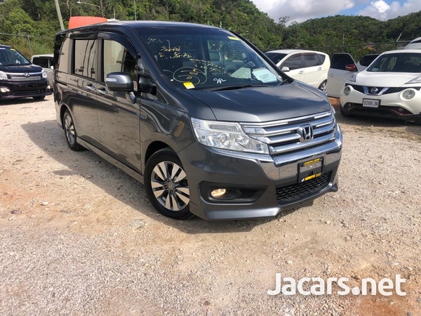 Honda Stepwgn Spada 2,0L 2013-1