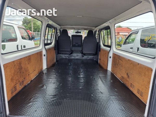 Toyota Hiace 2,0L 2014-9