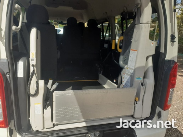 Toyota Hiace 2,0L 2014-4