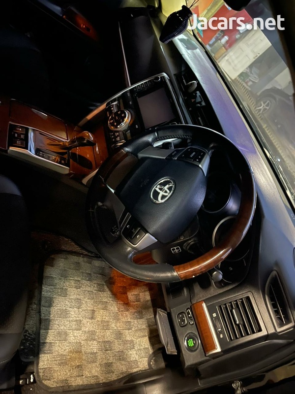 Toyota Mark X 2,5L 2014-3