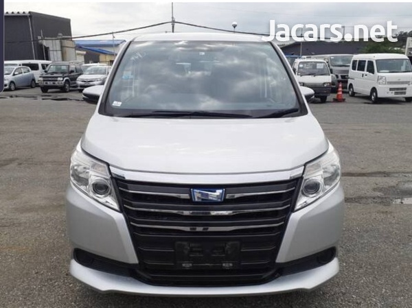 Toyota Noah 2,0L 2015-1