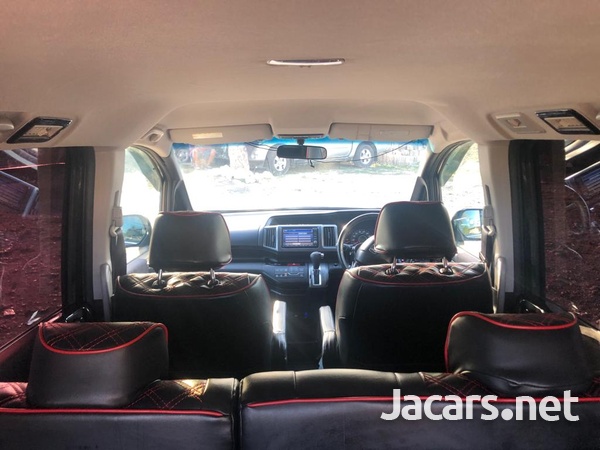 Honda Stepwgn 2,0L 2012-9