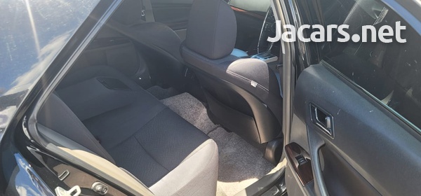 Toyota Mark X 2,5L 2012-9