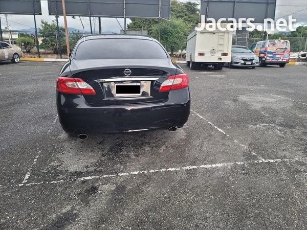 Nissan Fuga 2,5L 2012-4