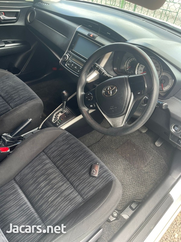 Toyota Fielder 1,5L 2014-3