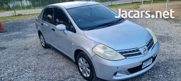 Nissan Tiida 1,5L 2011-1