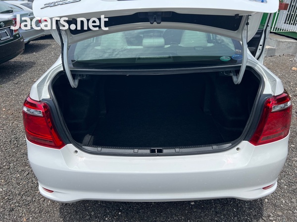 Toyota Axio 1,5L 2017-9