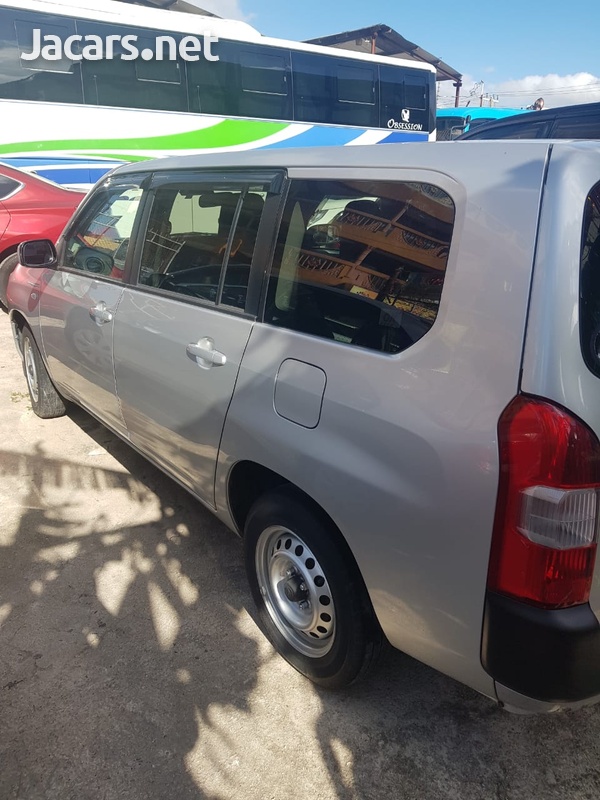 Toyota Probox 1,5L 2016-10
