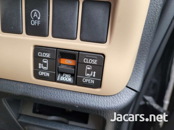 Toyota Noah 2,0L 2014-16