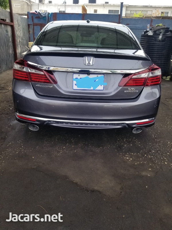Honda Accord 2,0L 2017-10