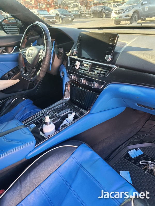 Honda Accord 2,0L 2018-7