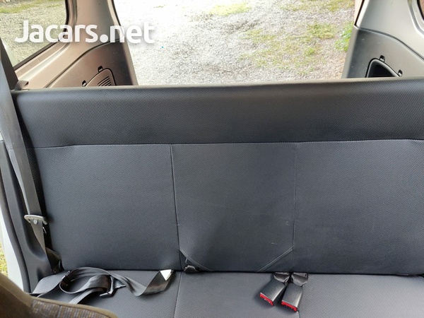 Toyota Probox 1,5L 2017-12