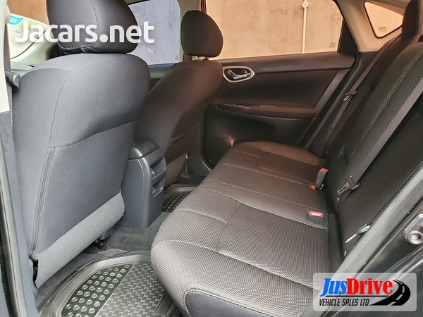 Nissan Sentra 2,0L 2013-8