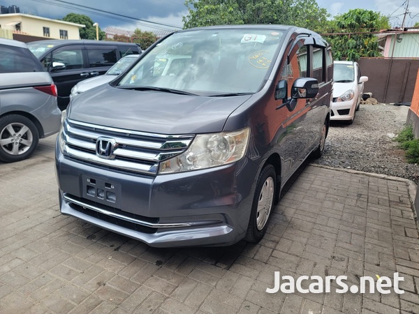 Honda Stepwgn 2,0L 2013-1