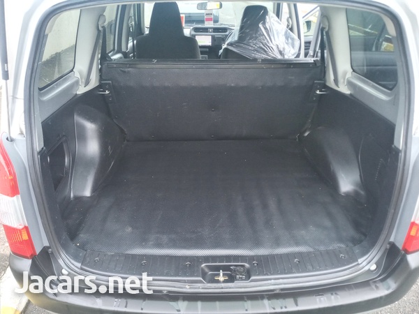 Toyota Probox 1,5L 2016-9