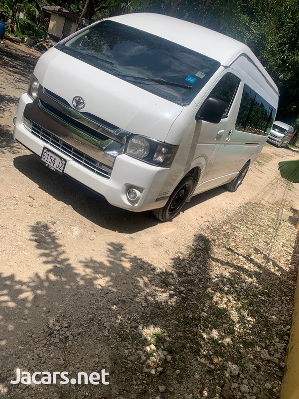 Toyota Hiace 5,0L 2010-1