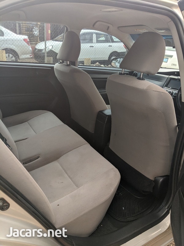 Toyota Axio 1,4L 2016-8