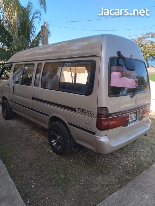 Toyota Hiace 2,5L 2004-4