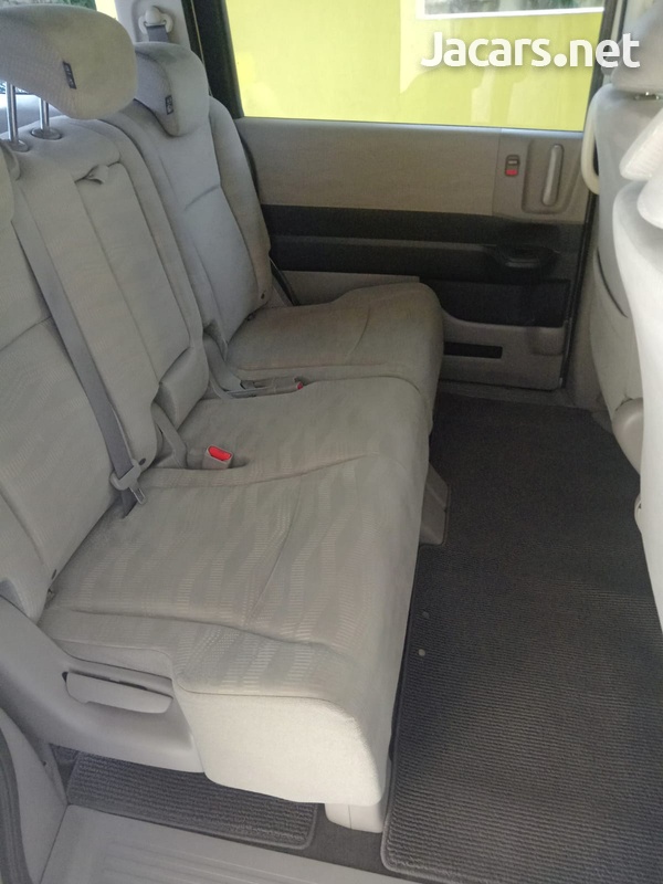 Honda Stepwgn 2,0L 2013-5