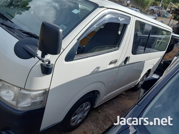 Toyota Hiace 2,5L 2013-1