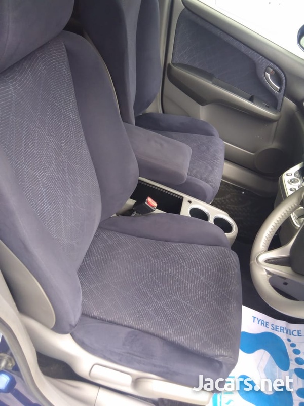 Honda Stream 1,8L 2012-6