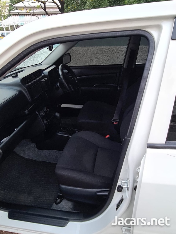 Toyota Probox 1,5L 2016-4